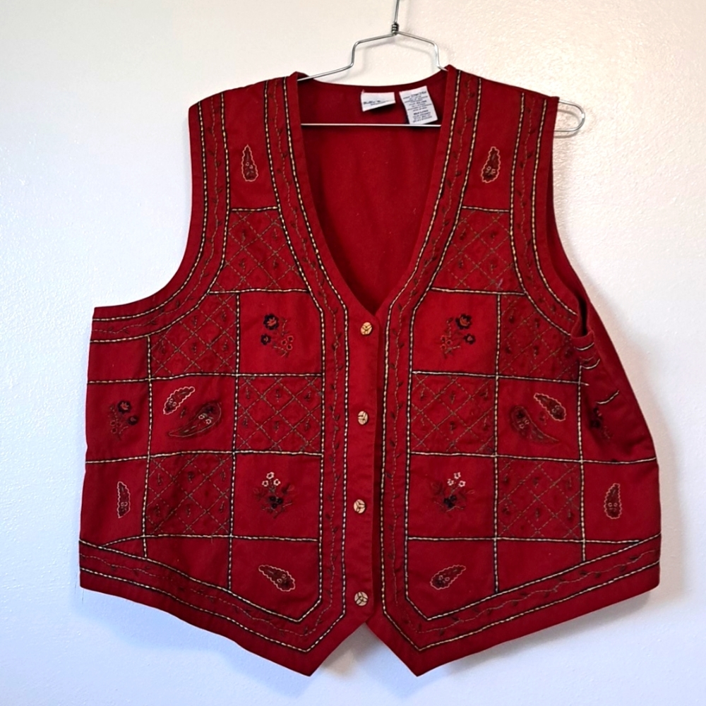 Vintage Embroidered Vest Floral Red size 22/24 tie back.